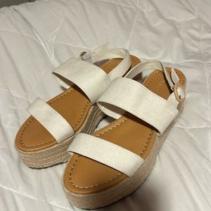 American Eagle Platform Sandles